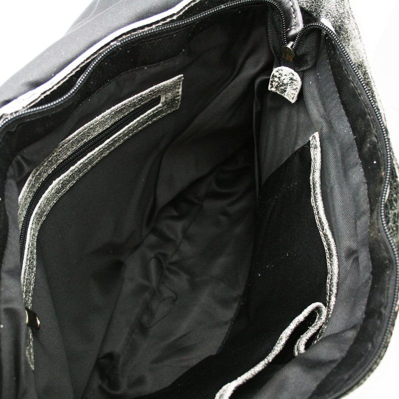 Módní a prostorná pánská kožená taška s klopou Izi Wild Tiger, černá