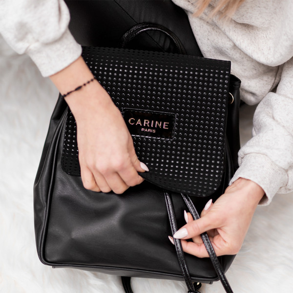 Trendový koženkový batoh Carine Asta, černá