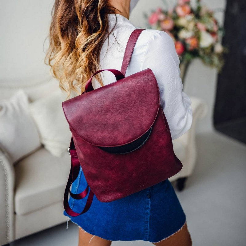 Trendový dámský koženkový batoh VUCH Rocco, fialová