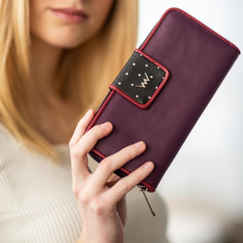 Osobitá dámská koženková peněženka VUCH Carey, fialová