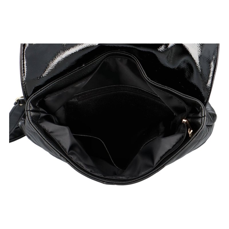 Moderní koženkový batůžek s klopou a prošíváním Giar, černá