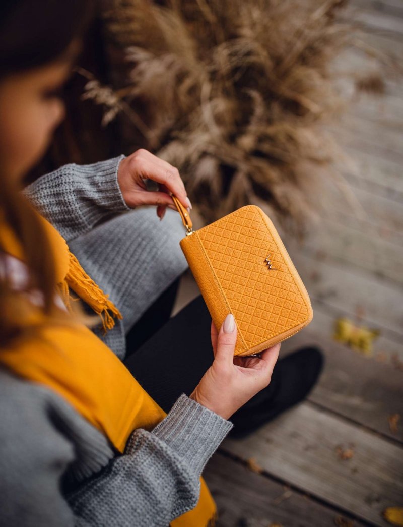 Trendová dámská koženková peněženka CUCH Fiene, žlutá