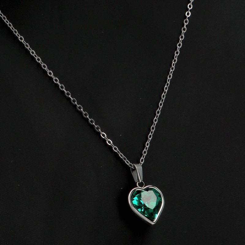 Jemný dámský ocelový řetízek s výrazným přívěskem Srdce, zelená