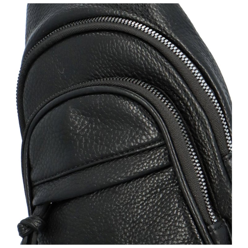 Trendový dámský koženkový batůžek Milaro, černá